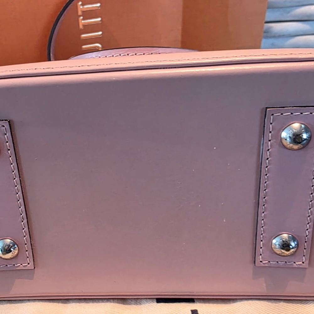 Louis Vuitton Alma Epi BB - Picture 12 of 13